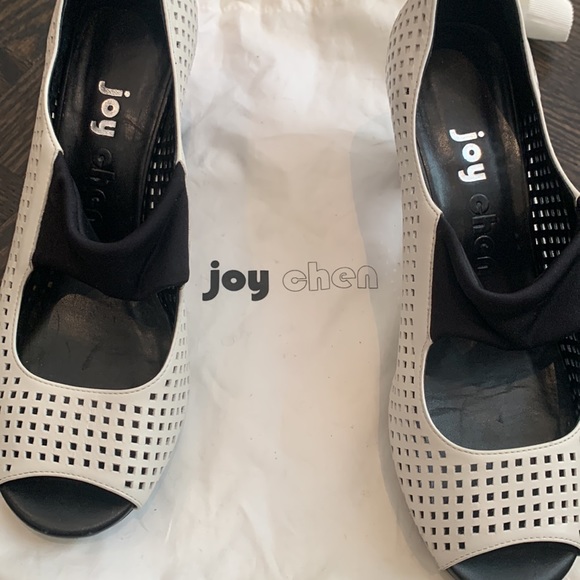 Size 7.5 Joy Chen low heels - Picture 6 of 6